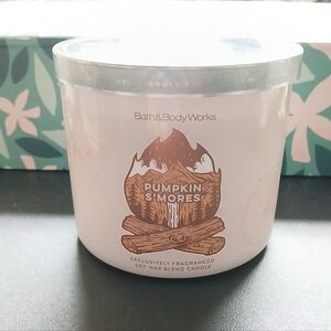 Bath & Body Works Pumpkin S'mores Candle - White and Brown